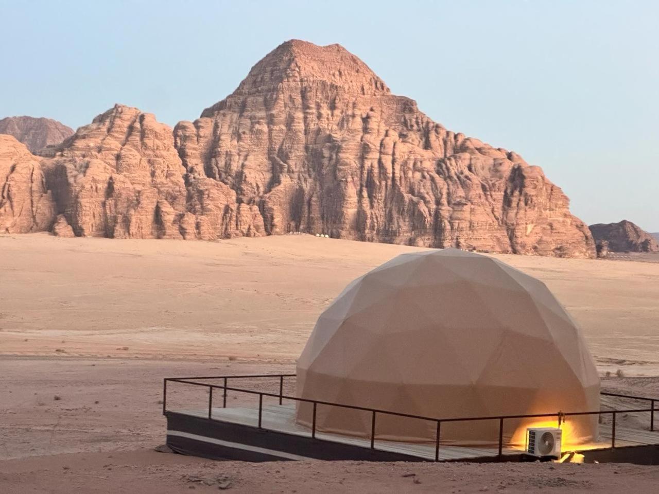 Hotel Hasan Zawaideh Luxury Camp 2 à Wadi Rum Extérieur photo