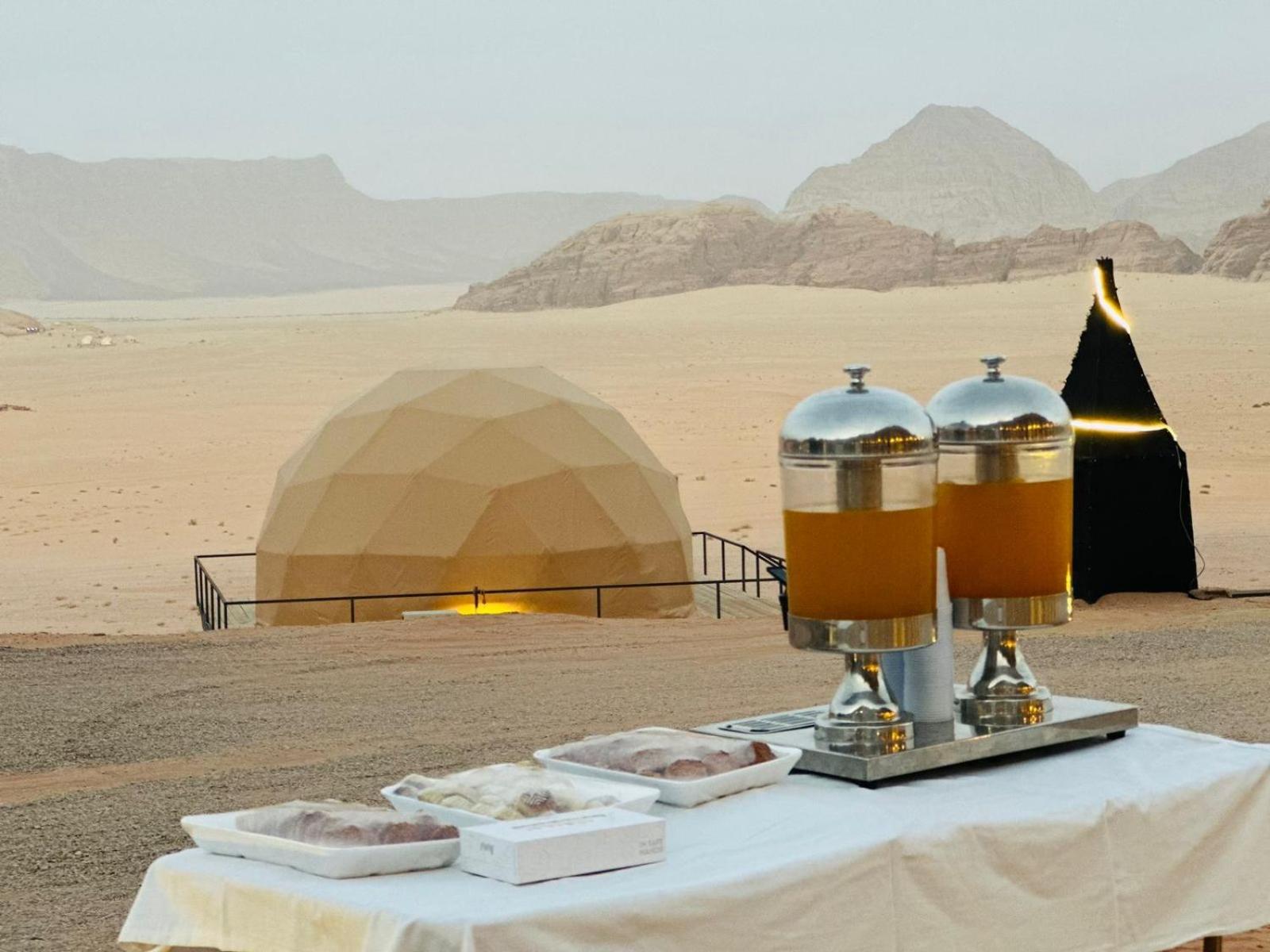 Hotel Hasan Zawaideh Luxury Camp 2 à Wadi Rum Extérieur photo