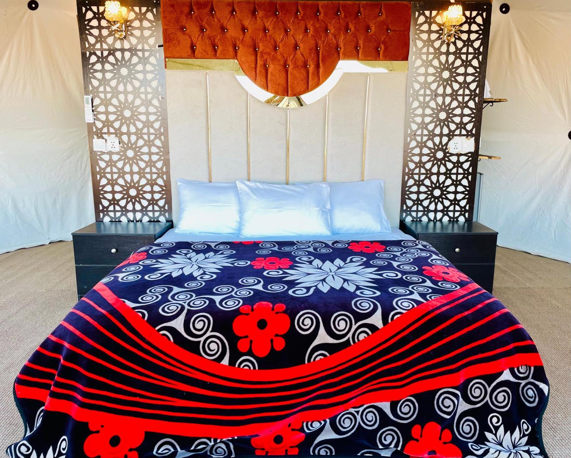 Hotel Hasan Zawaideh Luxury Camp 2 à Wadi Rum Extérieur photo